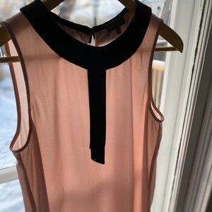 Collared Sleeveless Blouse